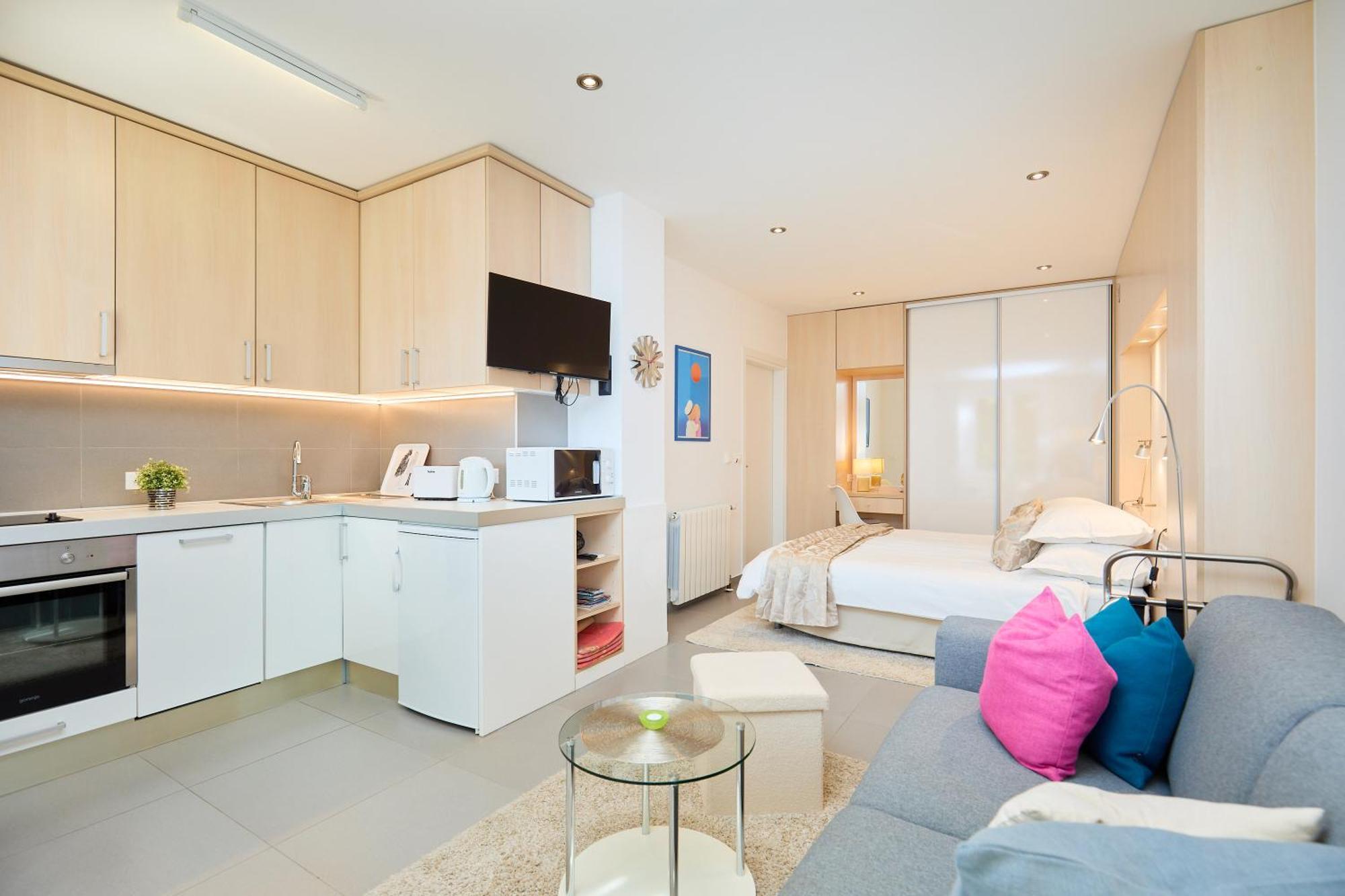 New & Stylish With A Lush Private Garden Apartment Dubrovnik