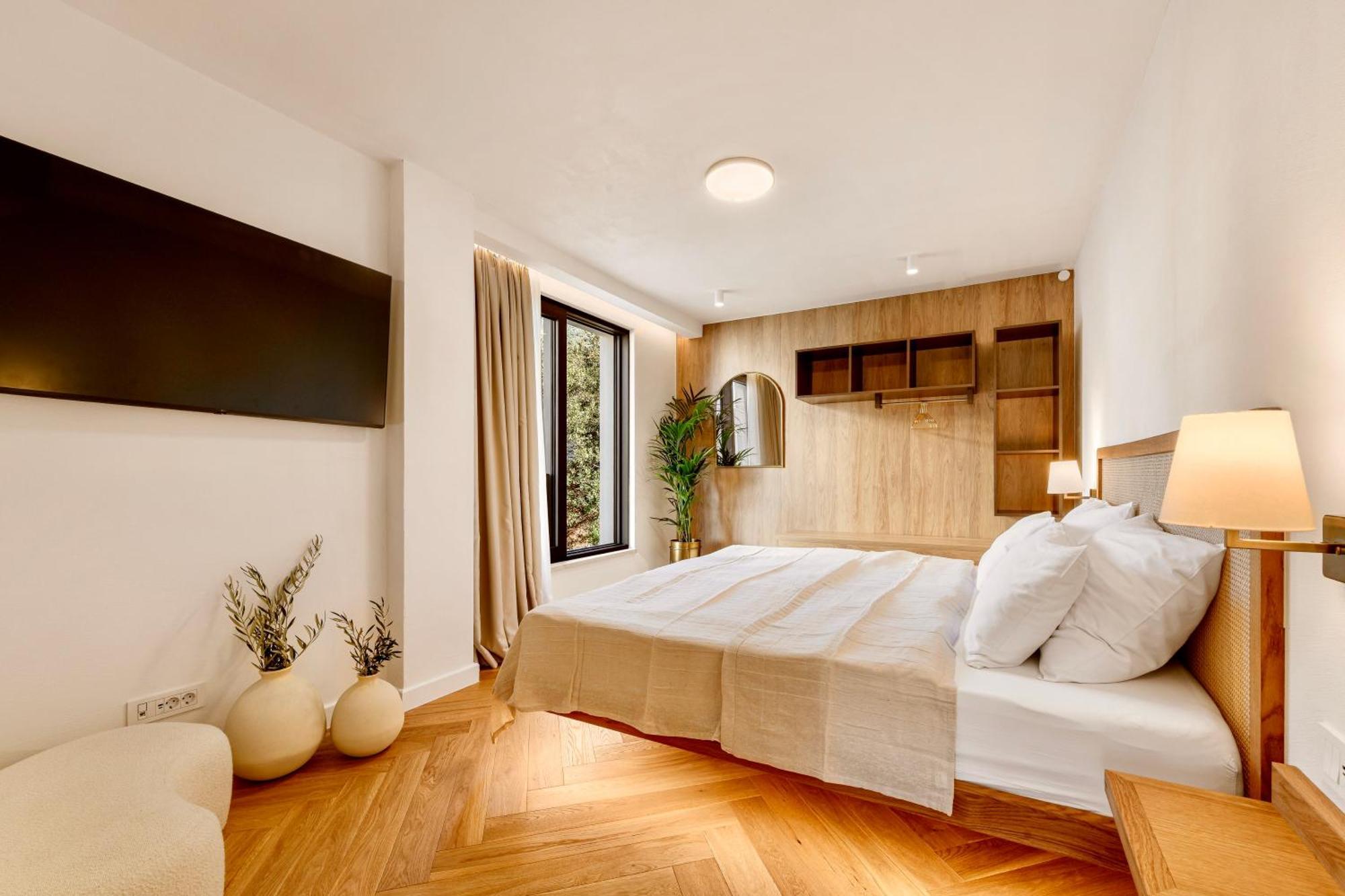 & - Of 5 Star Villa *
