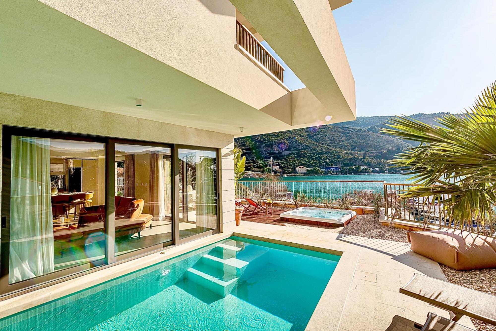 & - Of 5 Star Villa