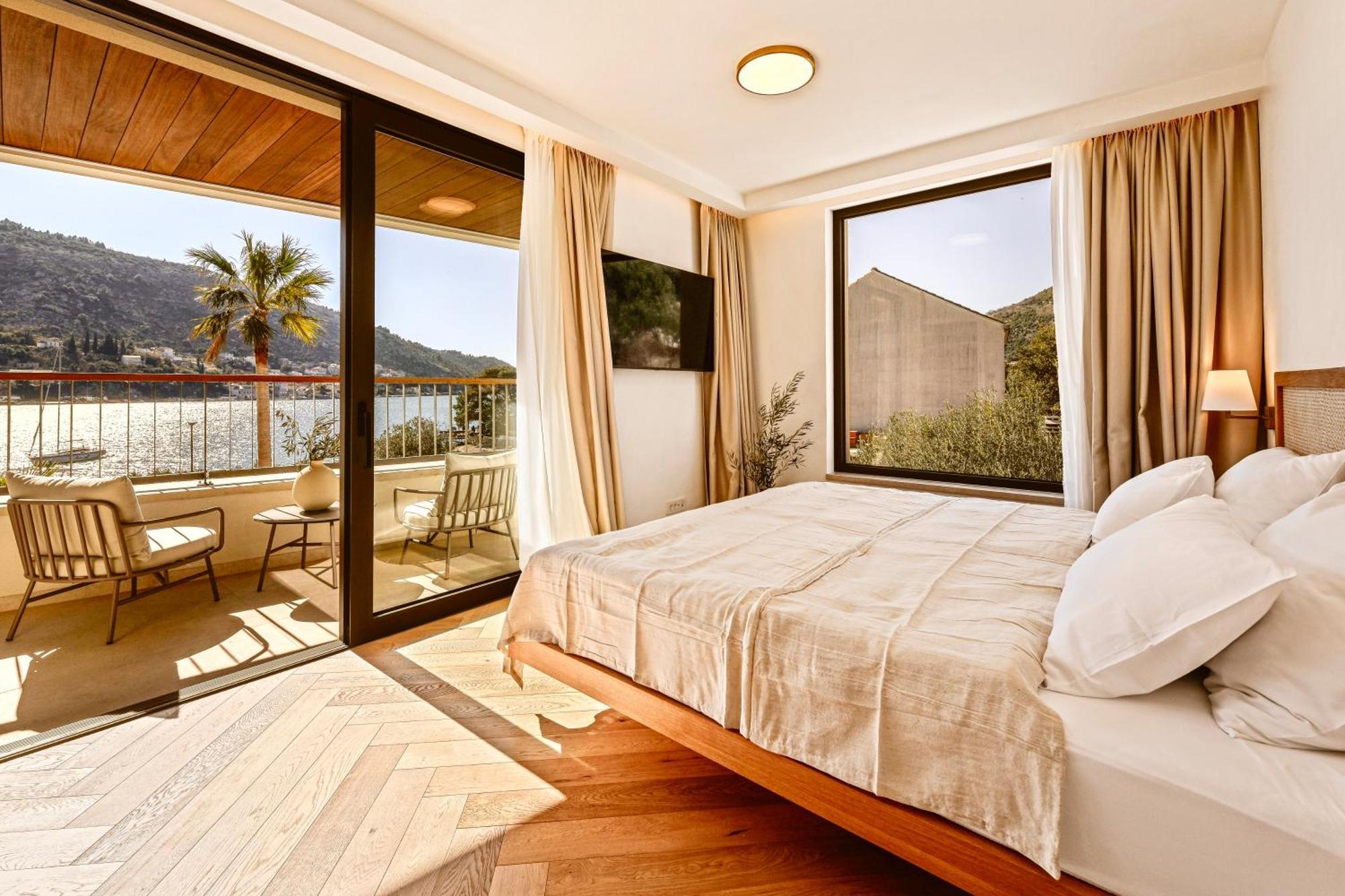 & - Of 5 Star Villa *