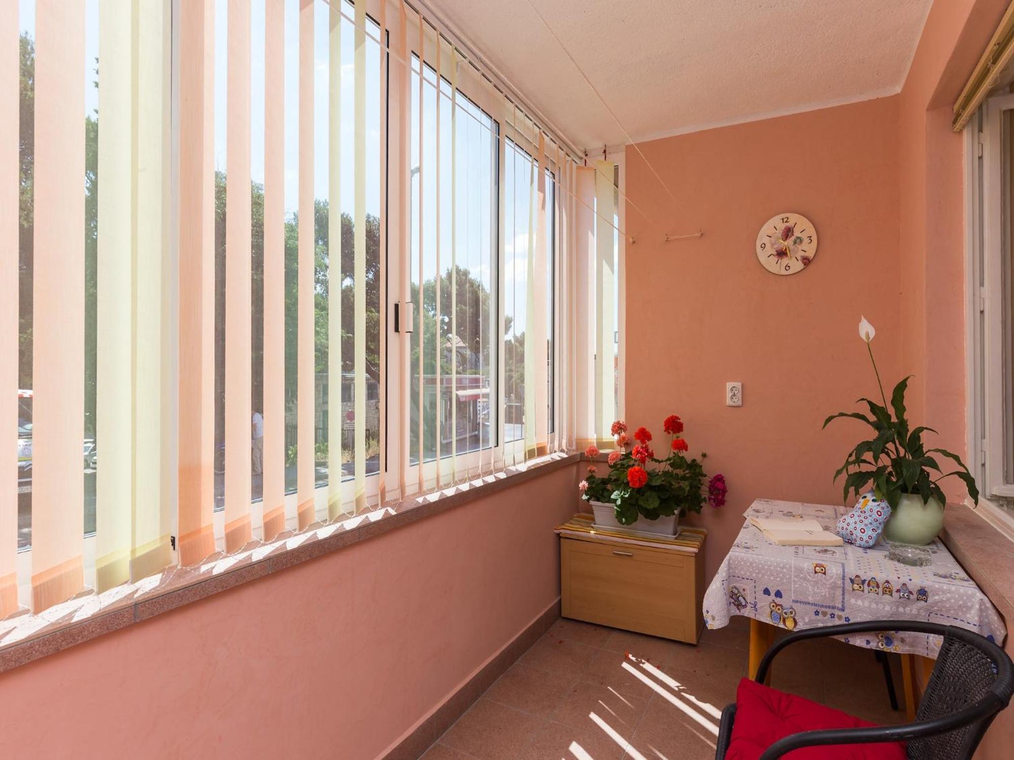 Apartment Lolo - Two Bedroom With Loggia And Street View *