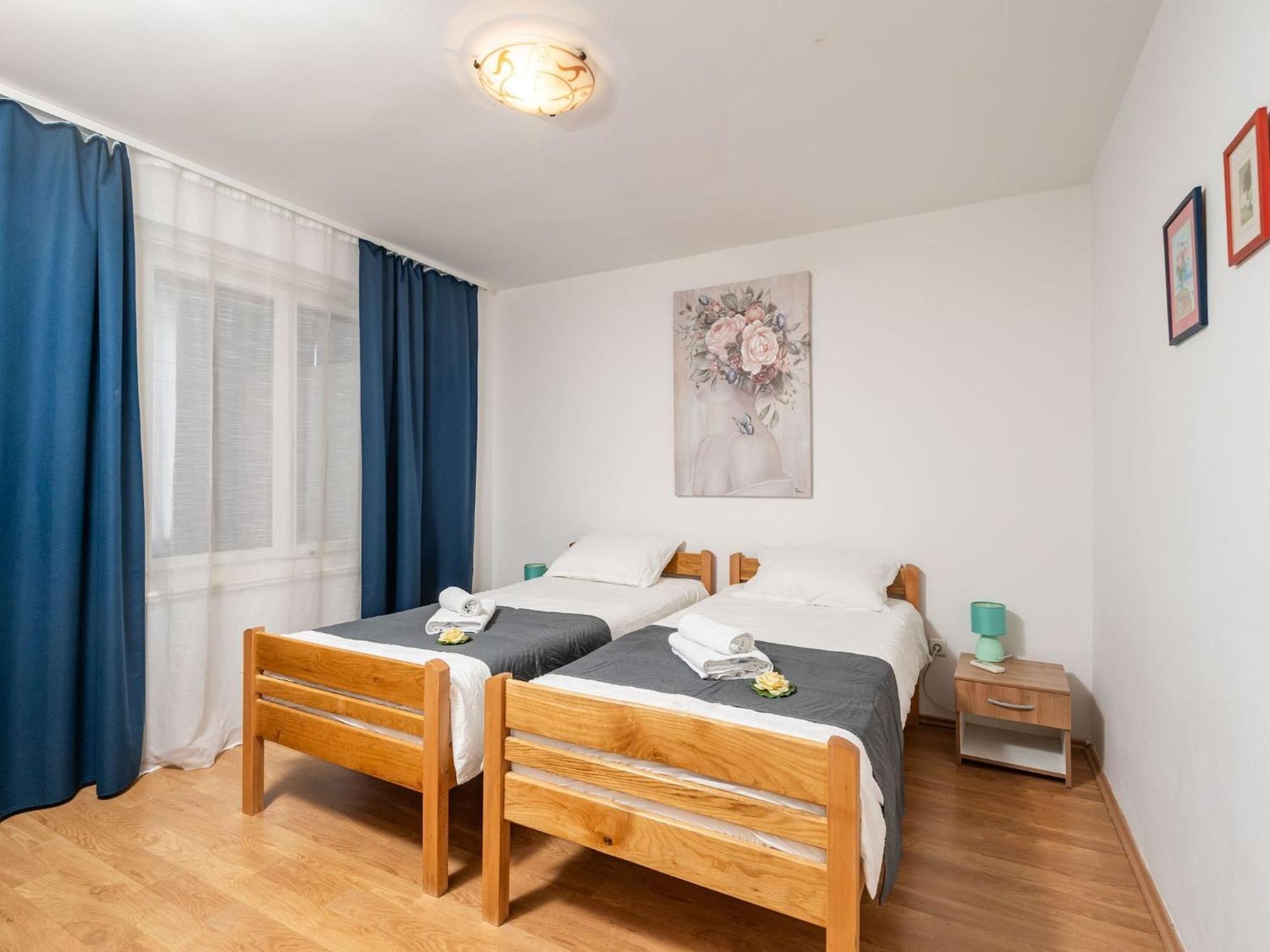 Lolo - Two Bedroom With Loggia And Street View Dubrovnik