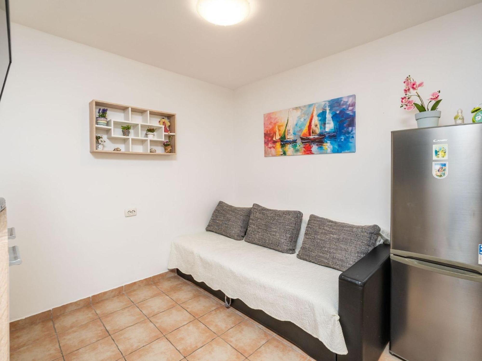 Apartment Lolo - Two Bedroom With Loggia And Street View *