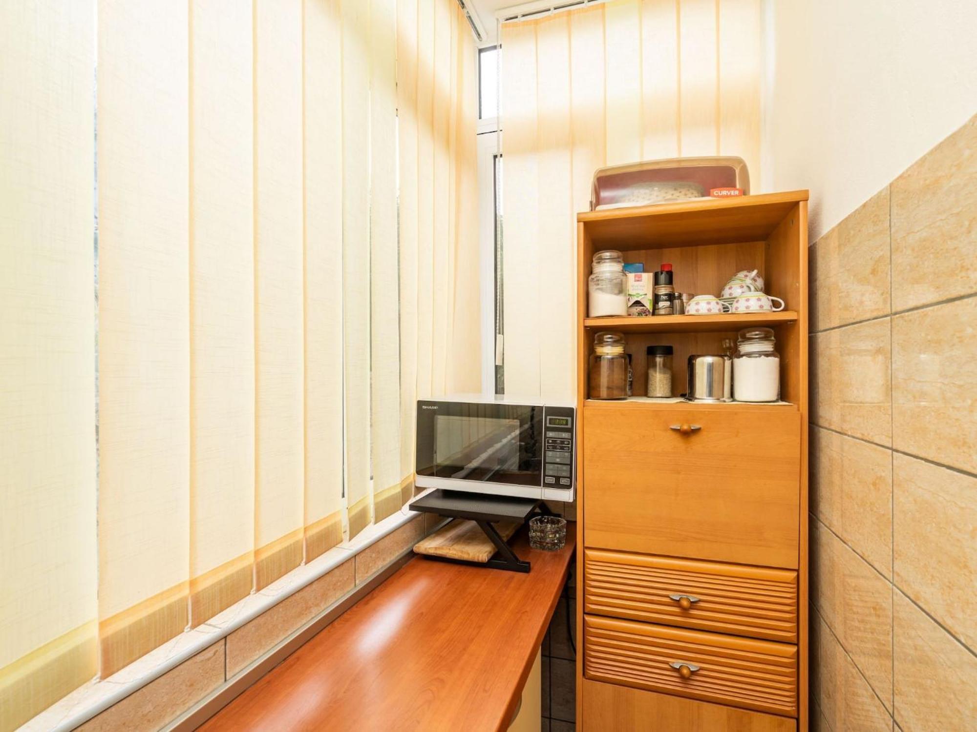 Lolo - Two Bedroom With Loggia And Street View *