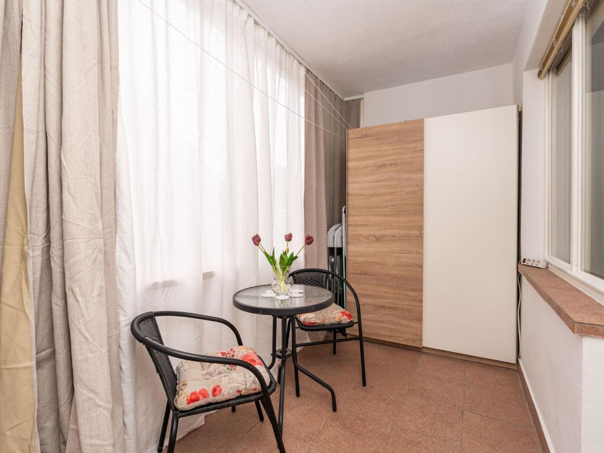 Apartment Lolo - Two Bedroom With Loggia And Street View *