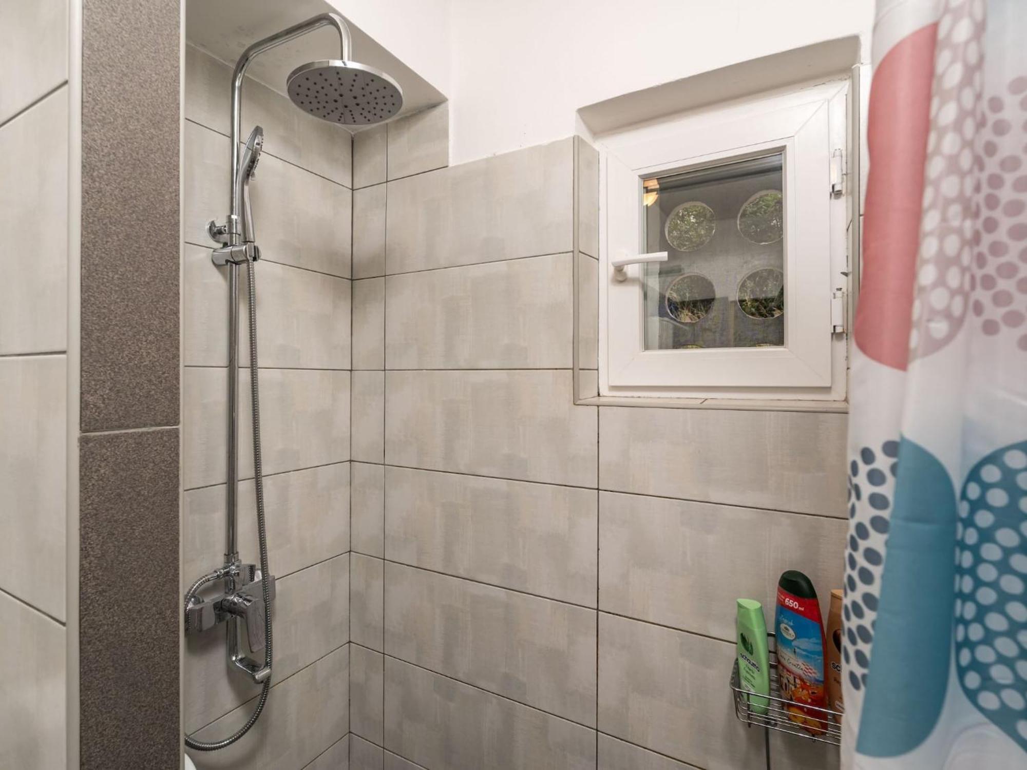 Lolo - Two Bedroom With Loggia And Street View * Dubrovnik