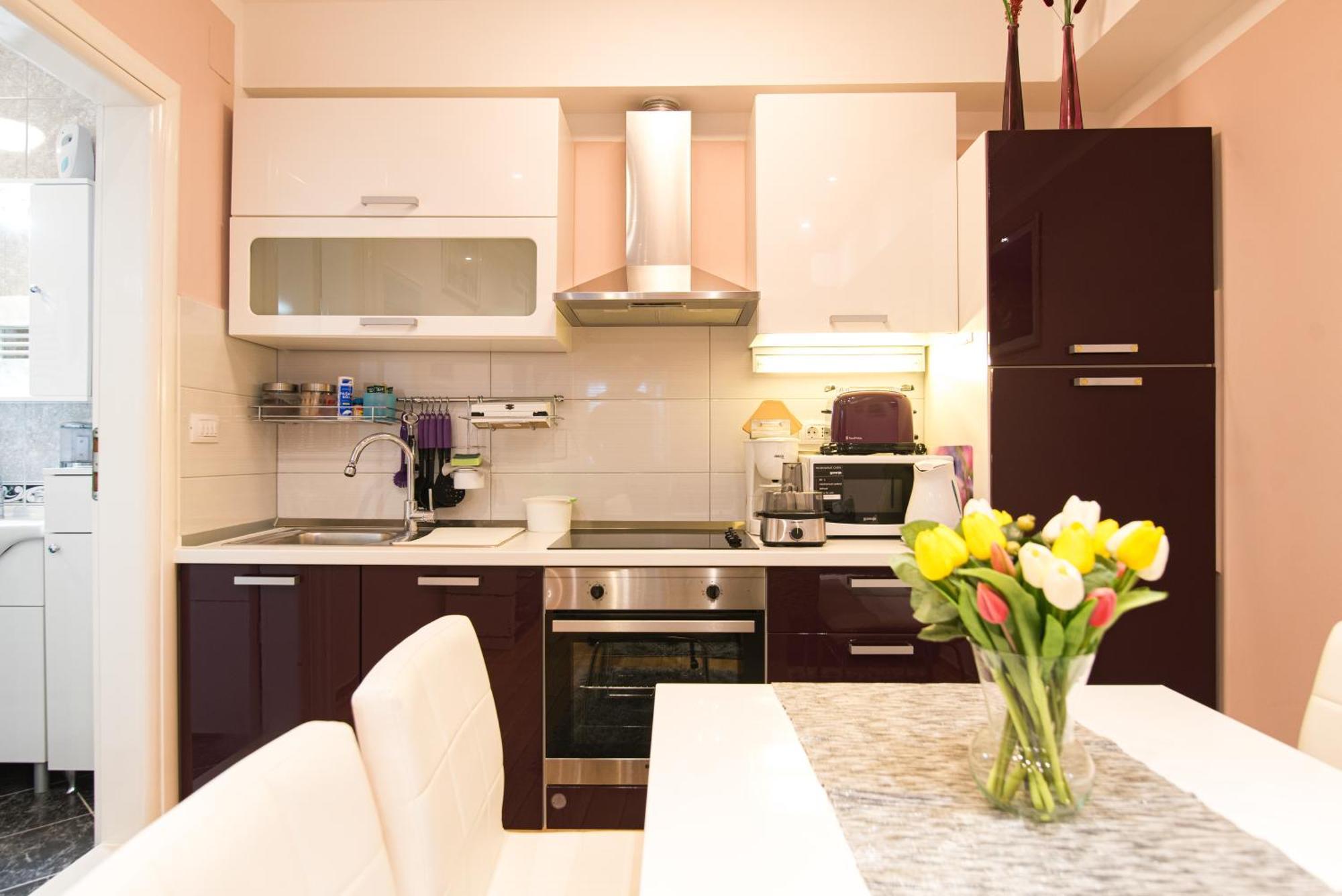 Maris Apartment *