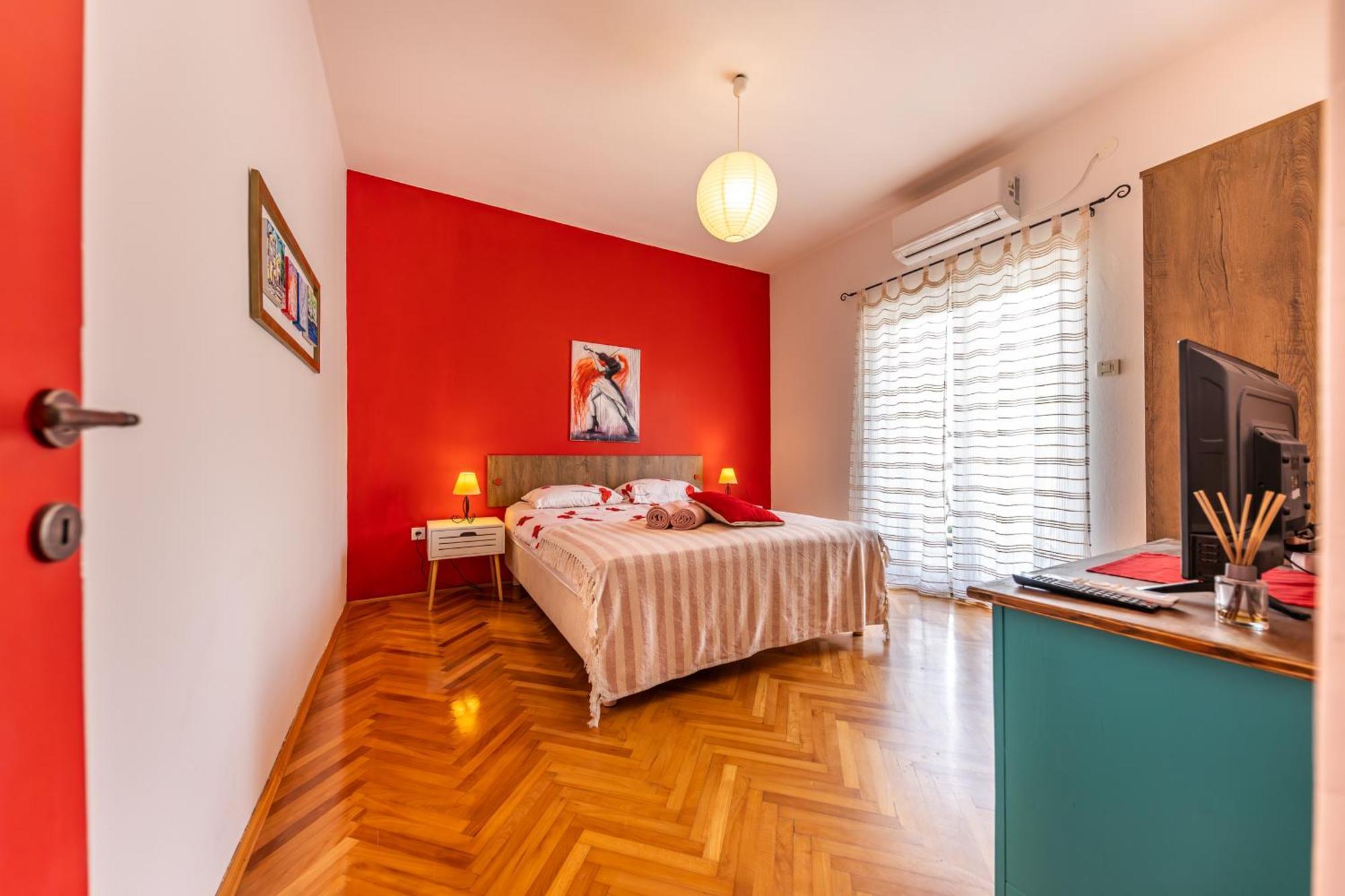 Apartment Red *