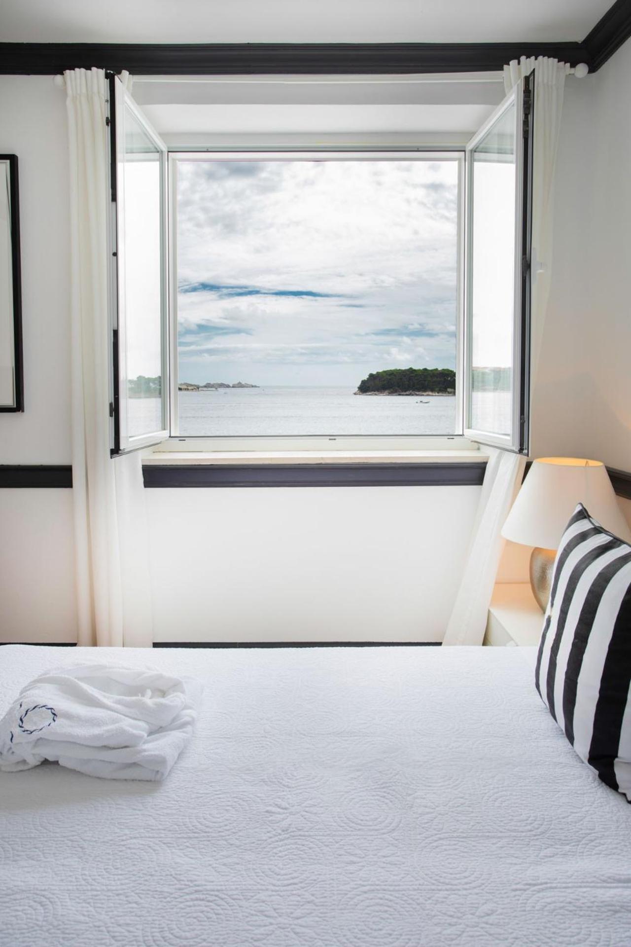 Elegant Lozica 4 Bedrooms Palazio Seafront Beautiful Infinity Pool Dubrovnik