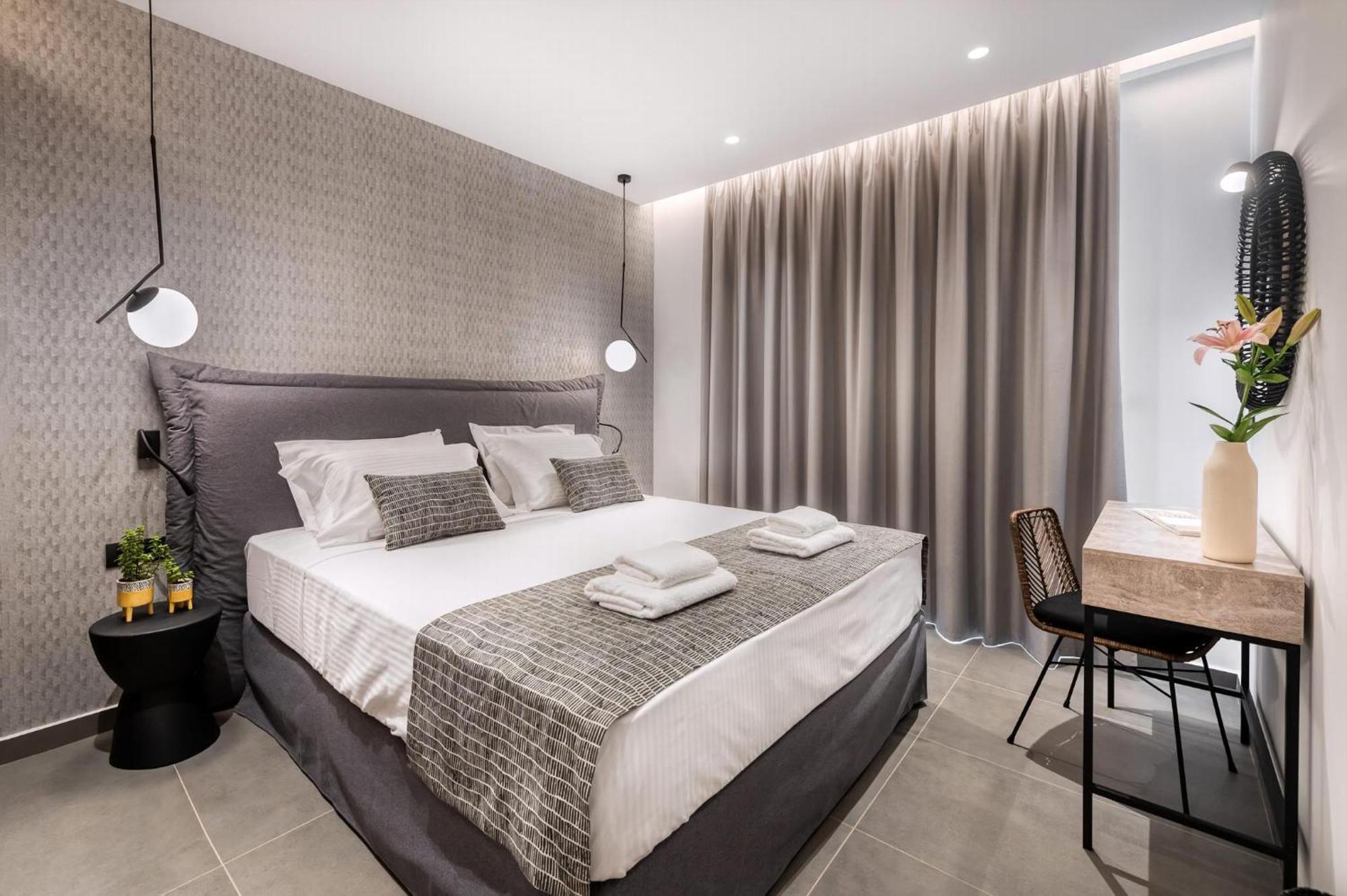 Sensational Filia 6 Bedrooms Overlooking Walls Old Town Villa *