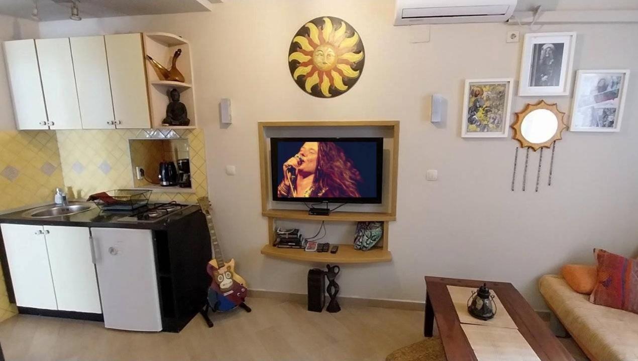 Rock Palace Apartment