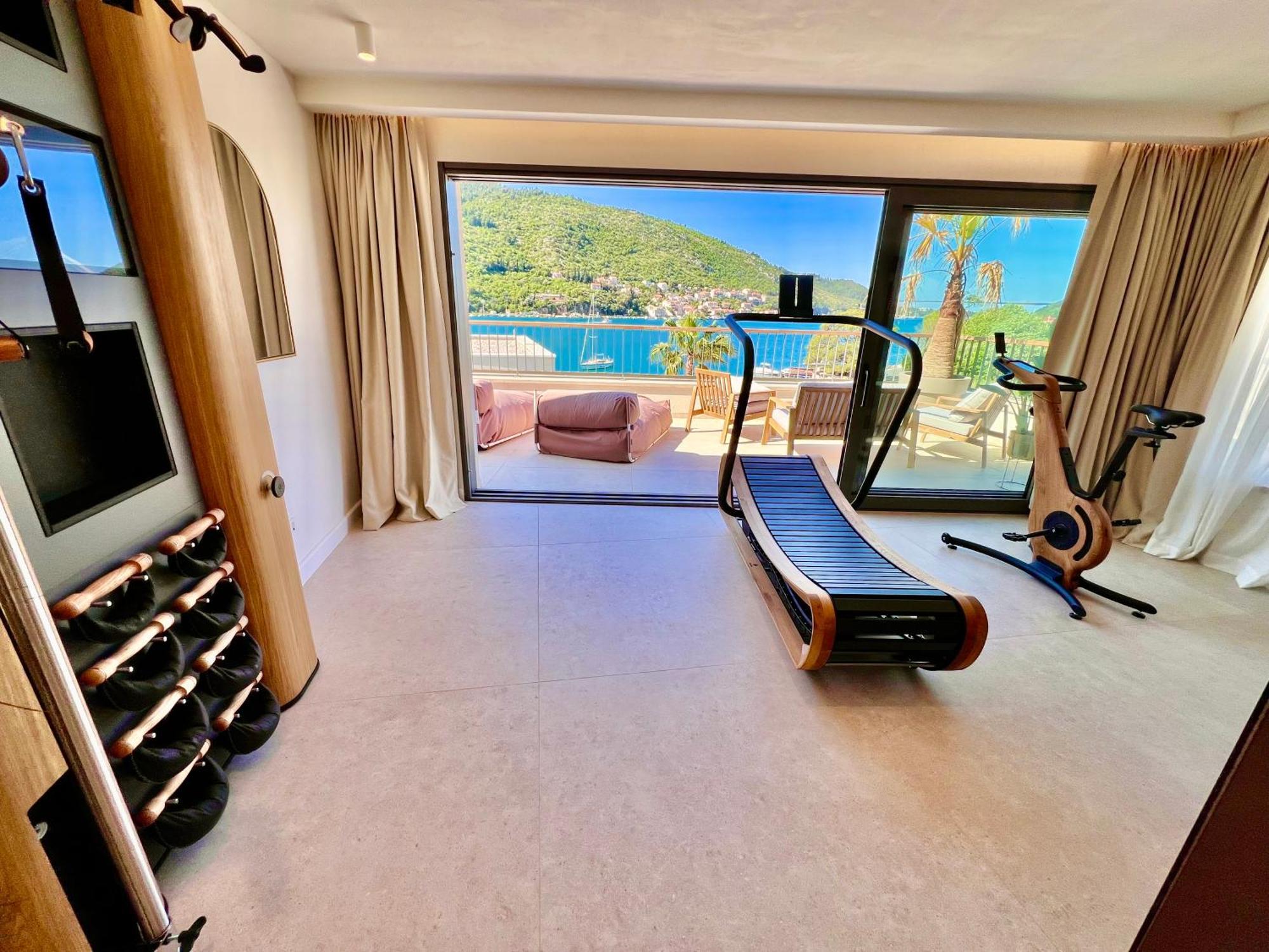 & - Of 5 Star Villa