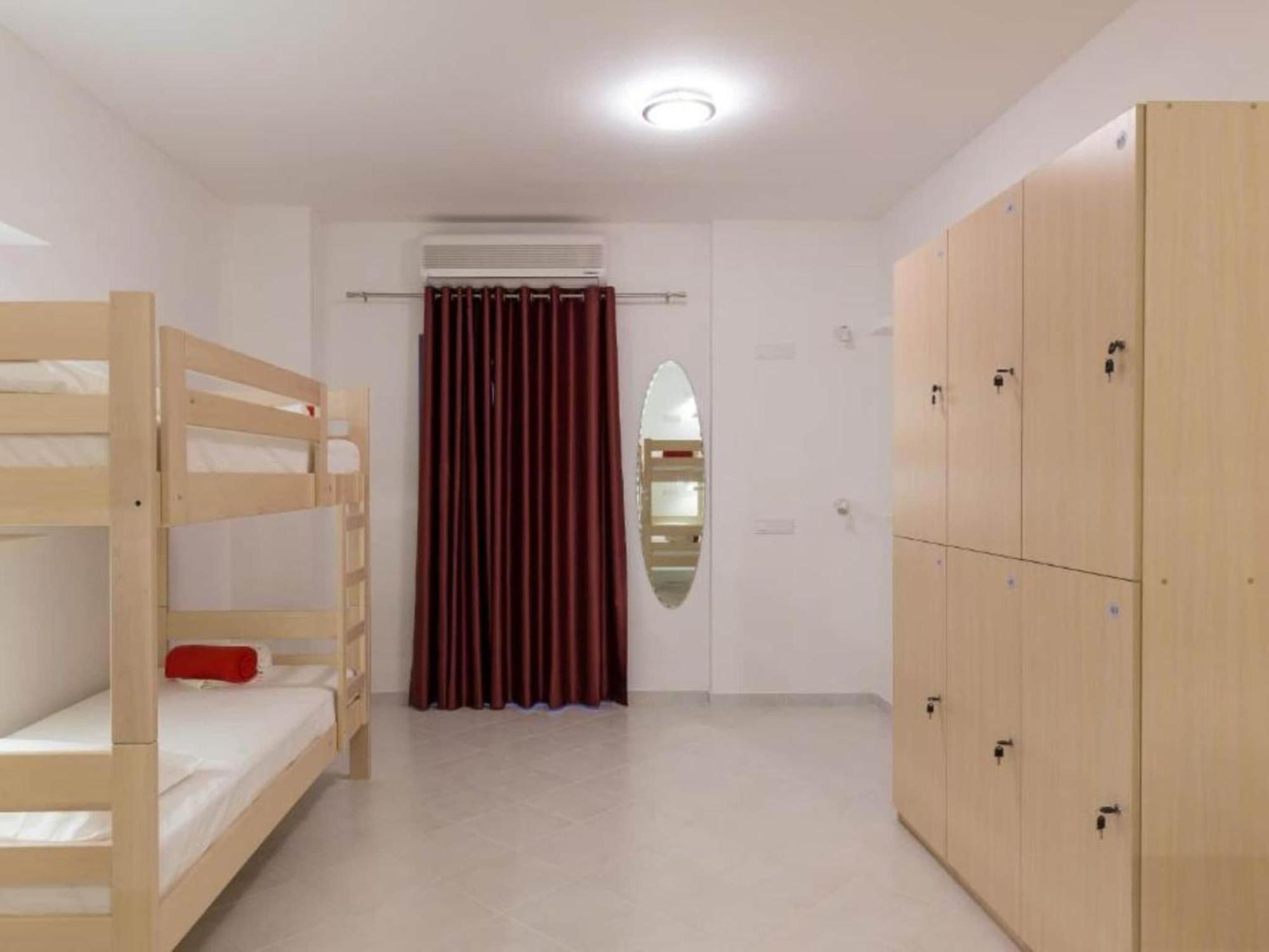 Free Bird - Bed In Four Bed Mixed 3 Holiday home