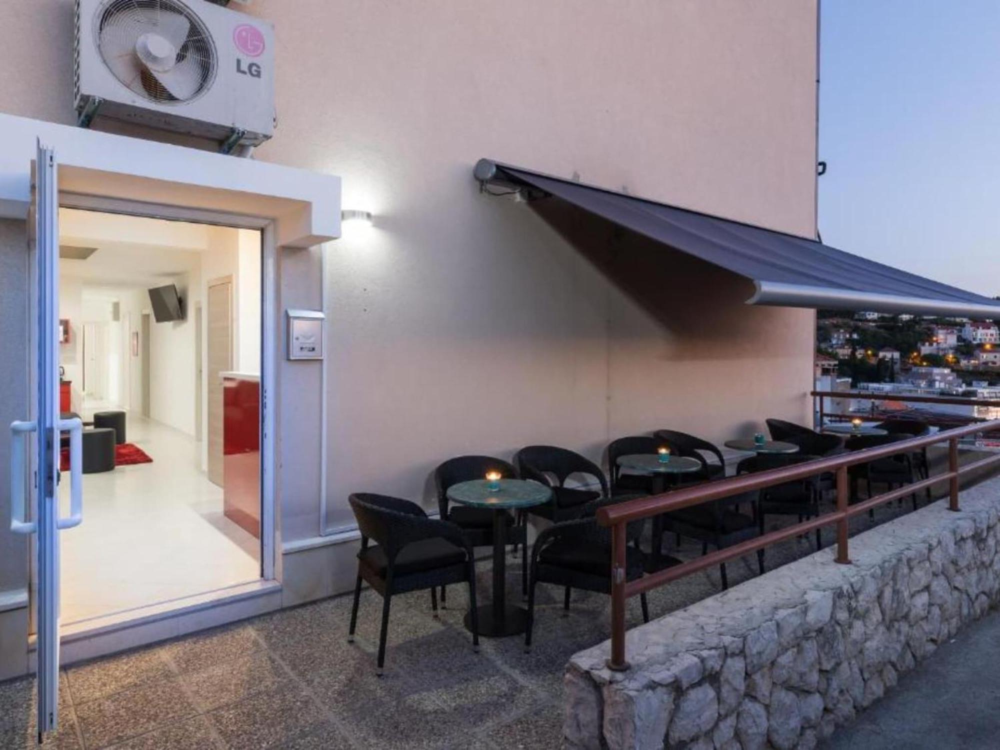 Free Bird - Bed In Five Bed Mixed 4 Dubrovnik