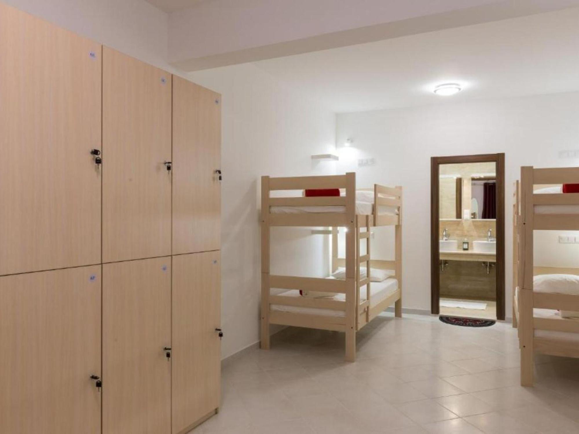 Free Bird - Bed In Four Bed Mixed 2 Holiday home