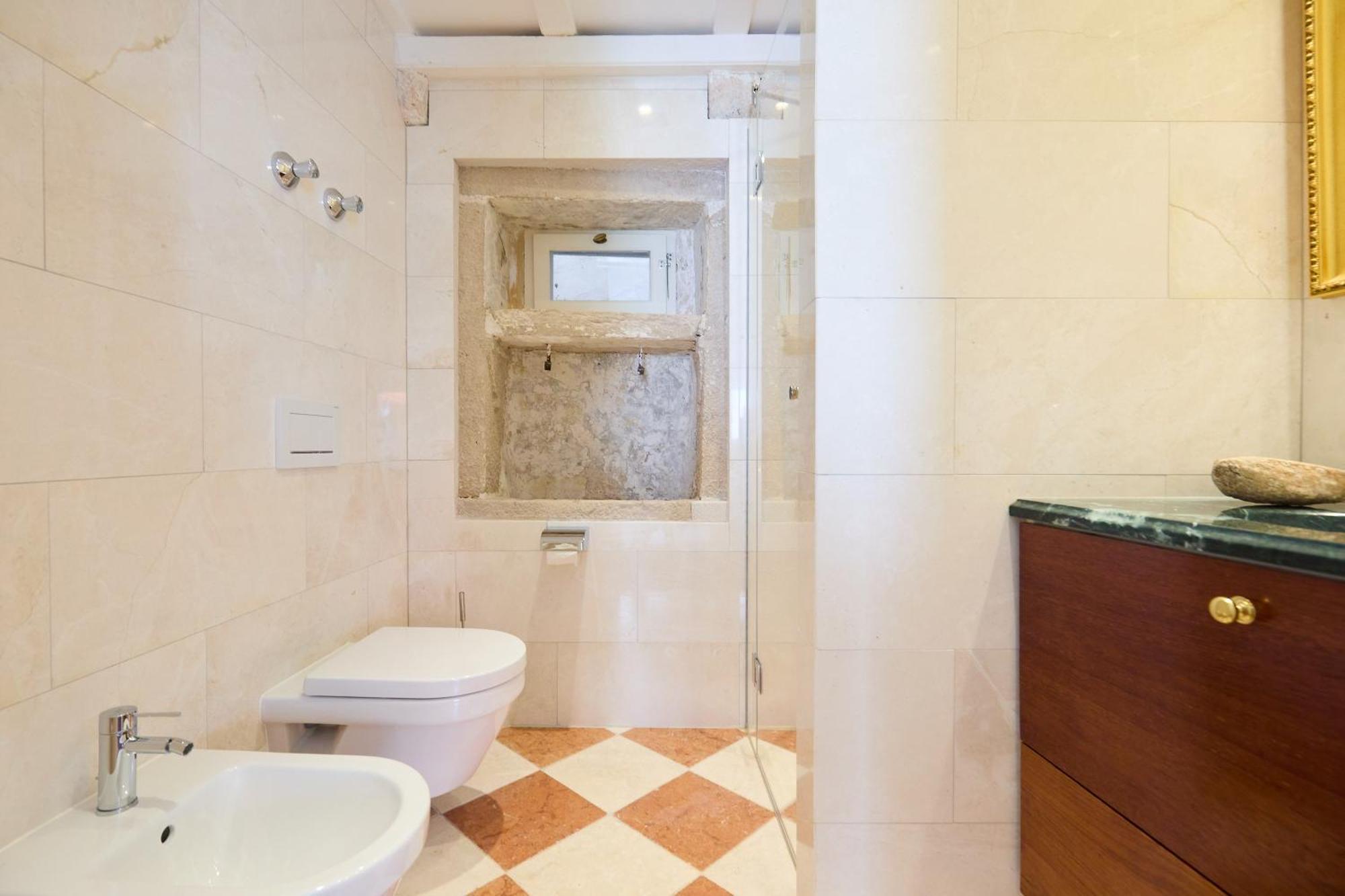 Luxury In The Old Town With Stunning Views *
