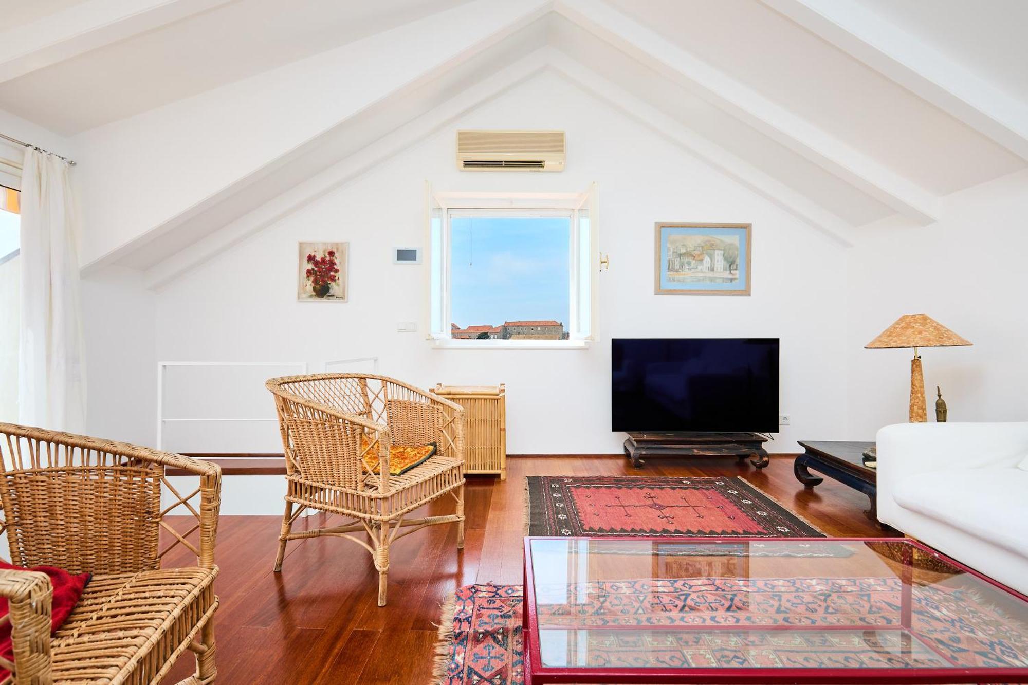 Luxury In The Old Town With Stunning Views Pousada