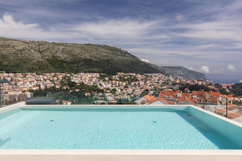 Villa Modern In With Infinity Rooftop Pool *