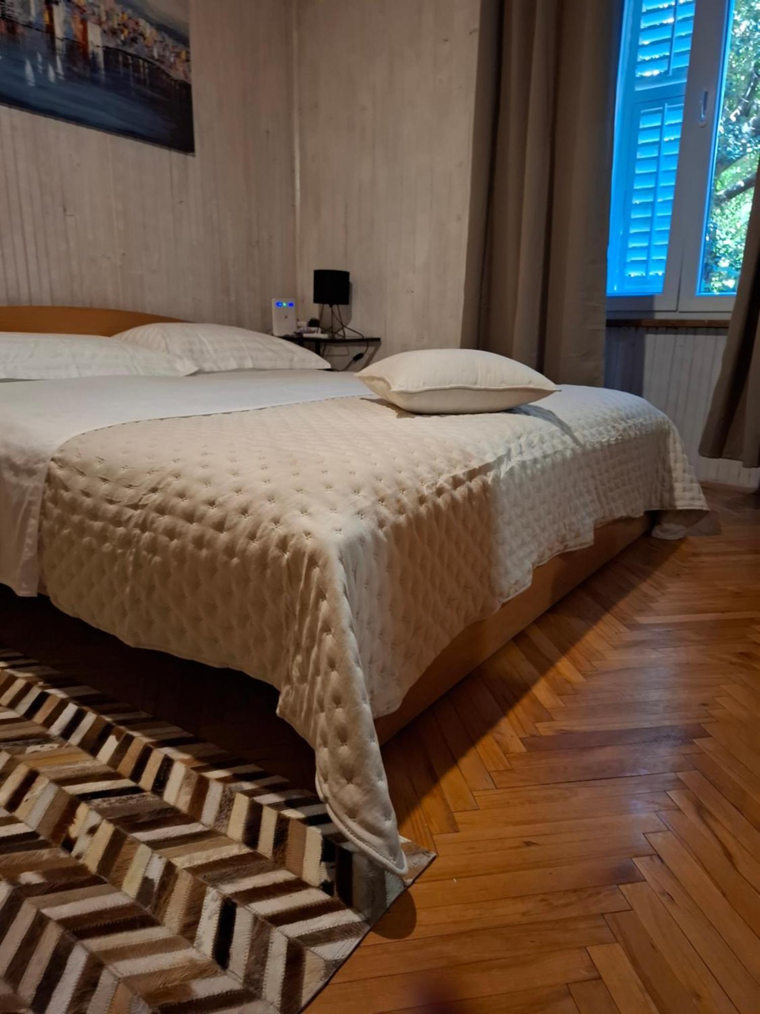 Ella Apartment