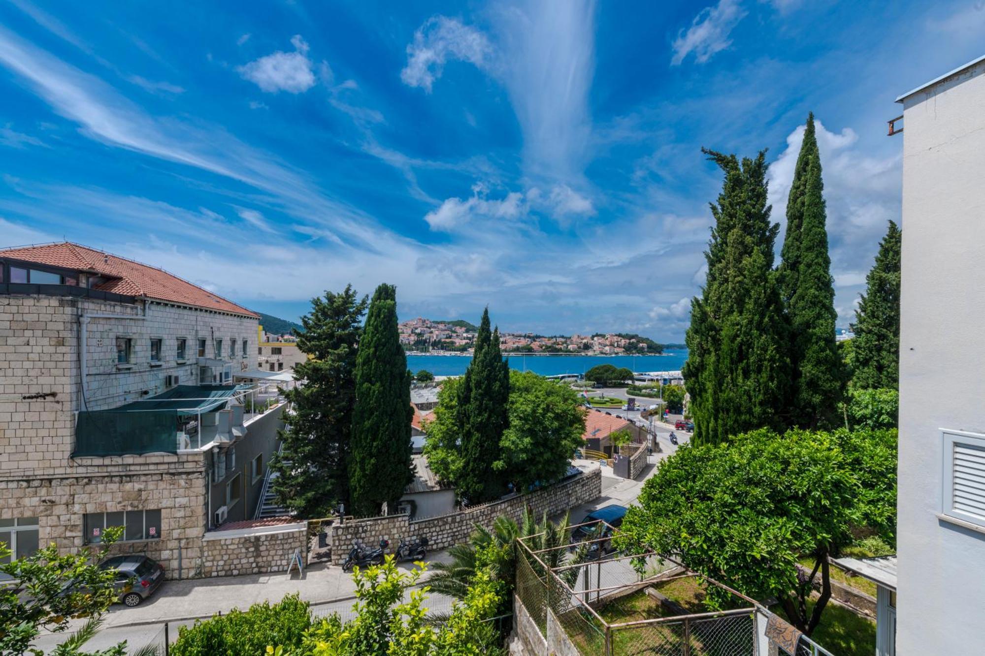 Apartment One , Sea View , Free Parking
