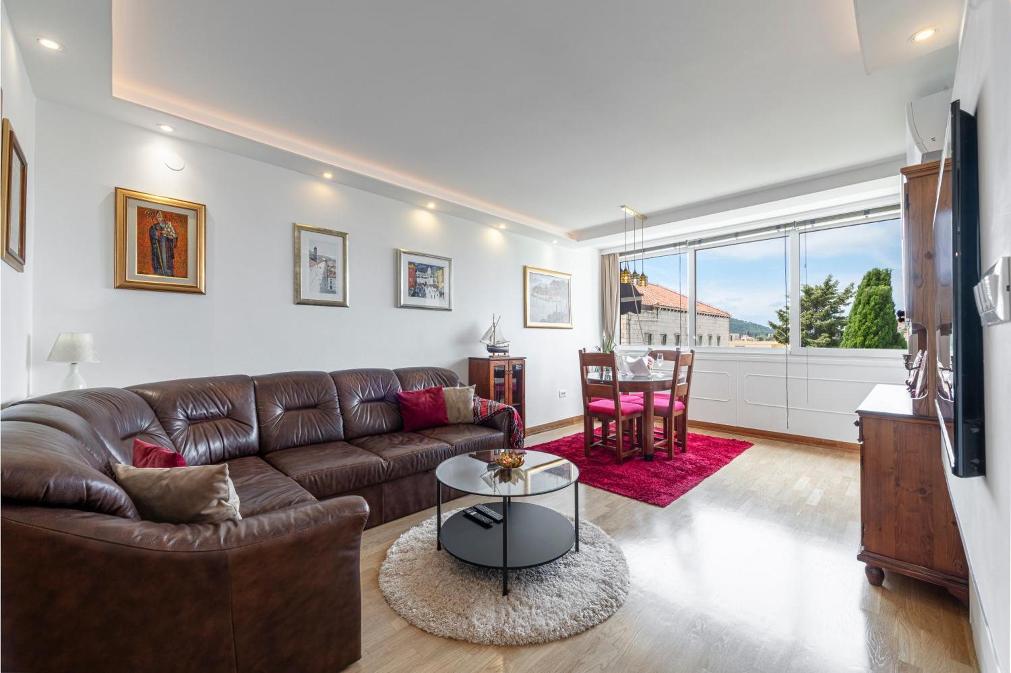 Apartment One , Sea View , Free Parking *