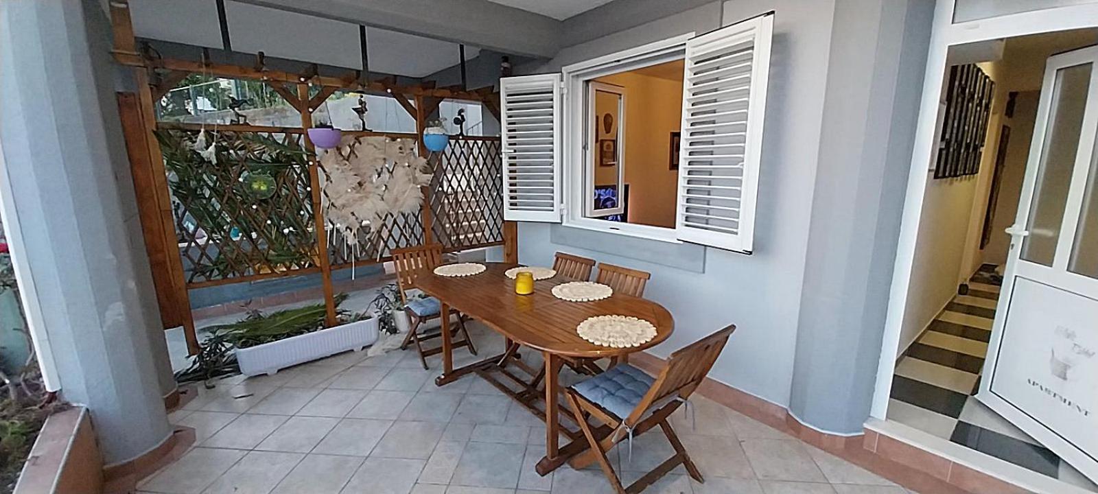 Rock Palace Apartment