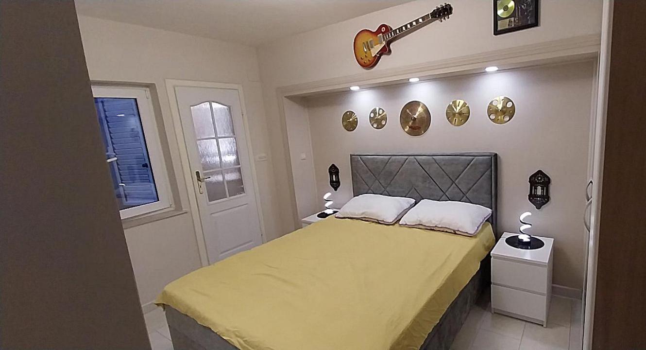 Rock Palace Apartment