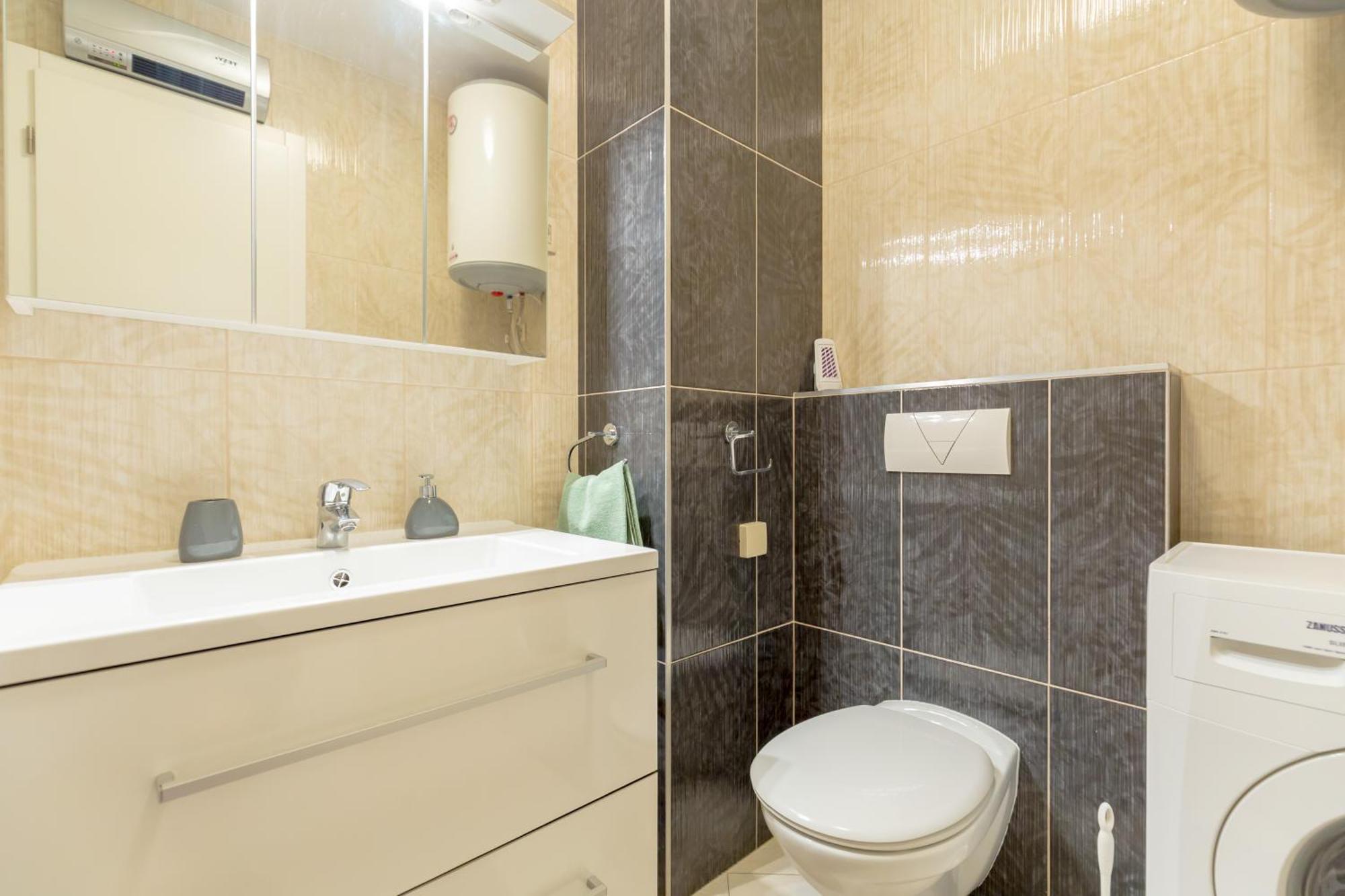 With Private Parking And Sea View Apartment