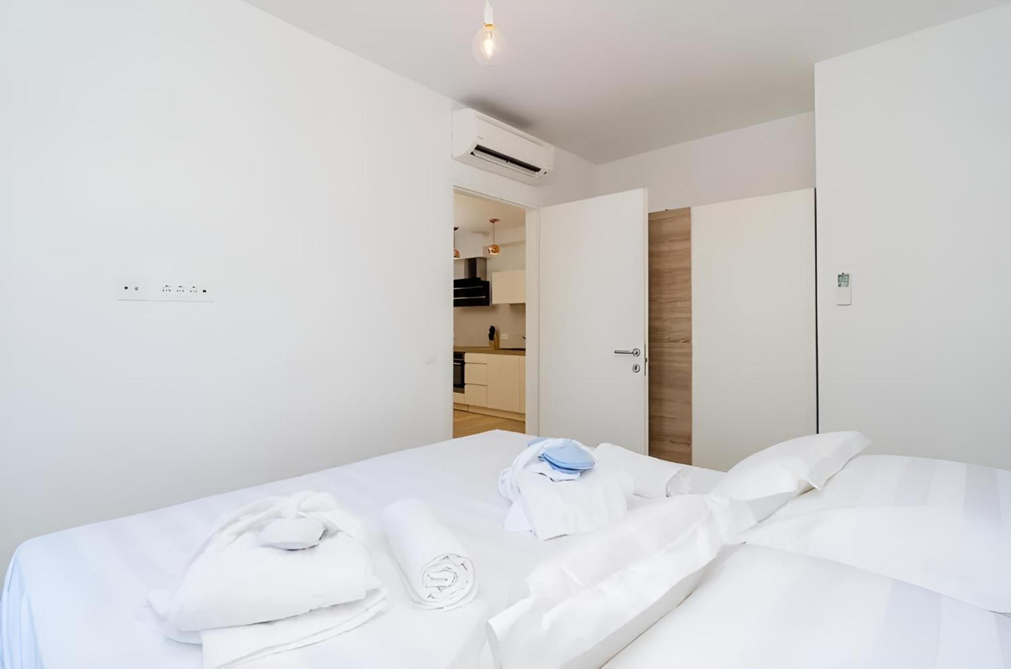 Apartment Private Pool 5 Stars Apartment *