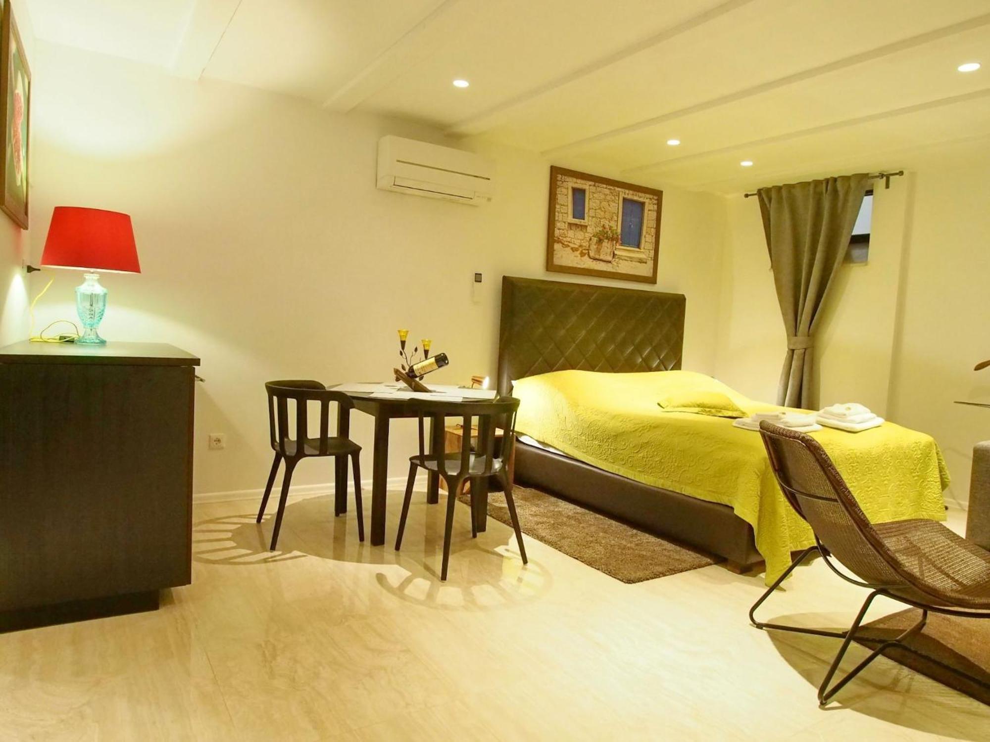 Apartment Modern