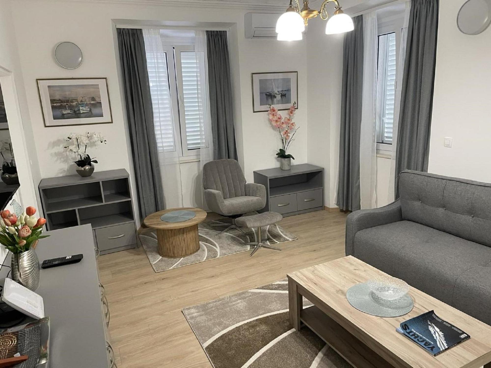 Anima Mea Old Town Apartments- Premium With Balcony Apartment
