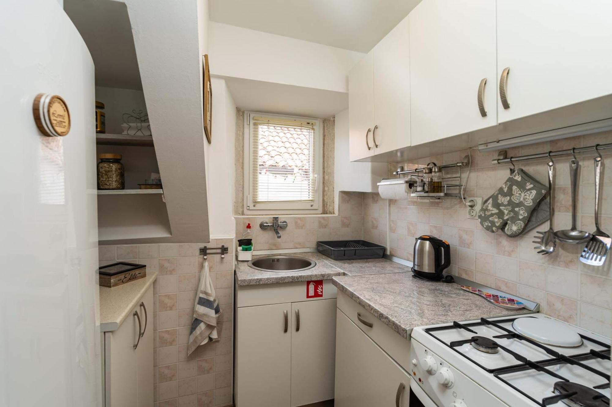Neve Apartment *