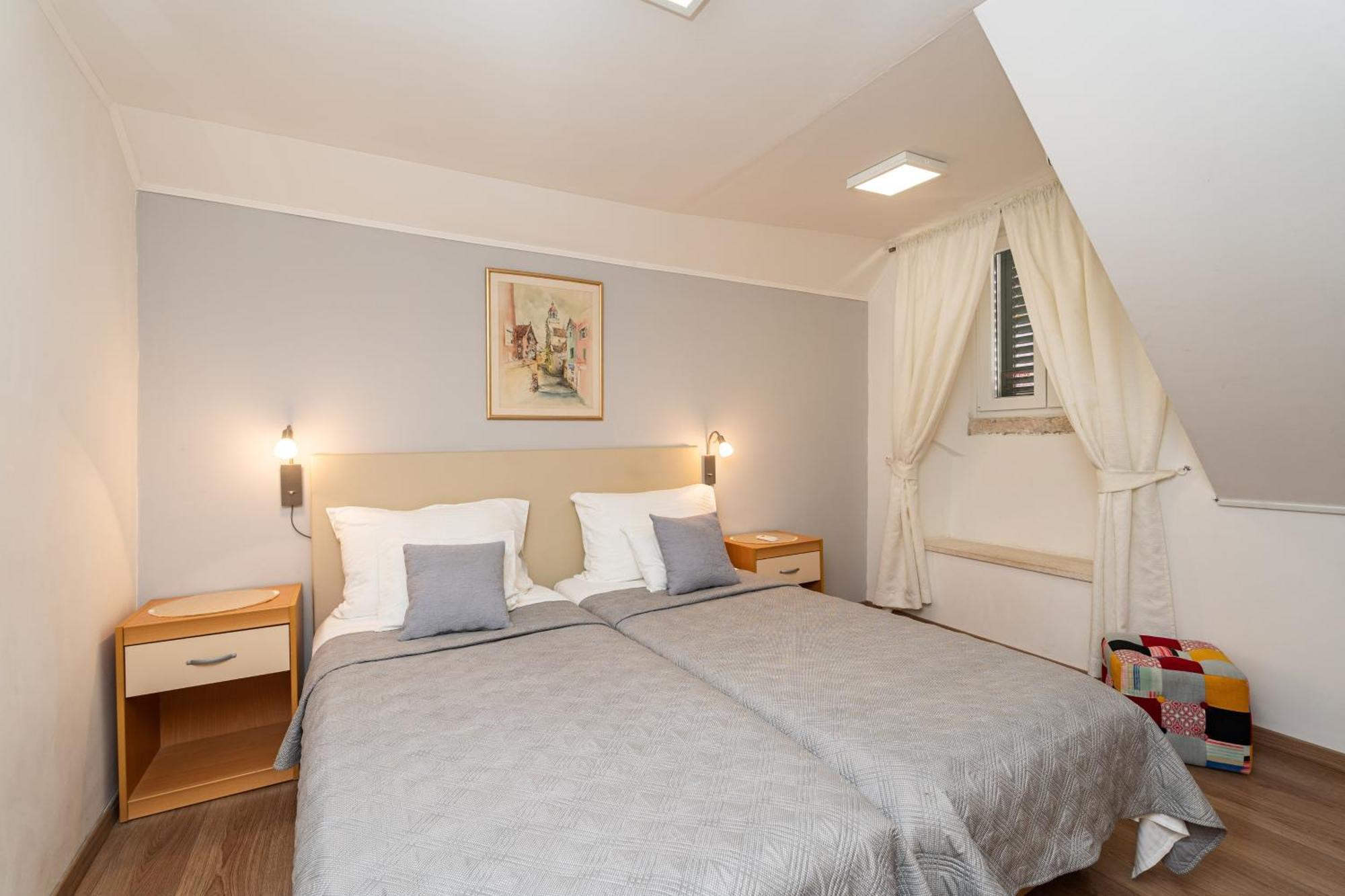 Neve Apartment *
