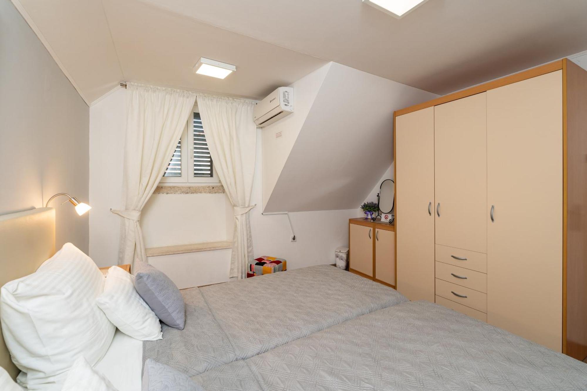 Neve Apartment