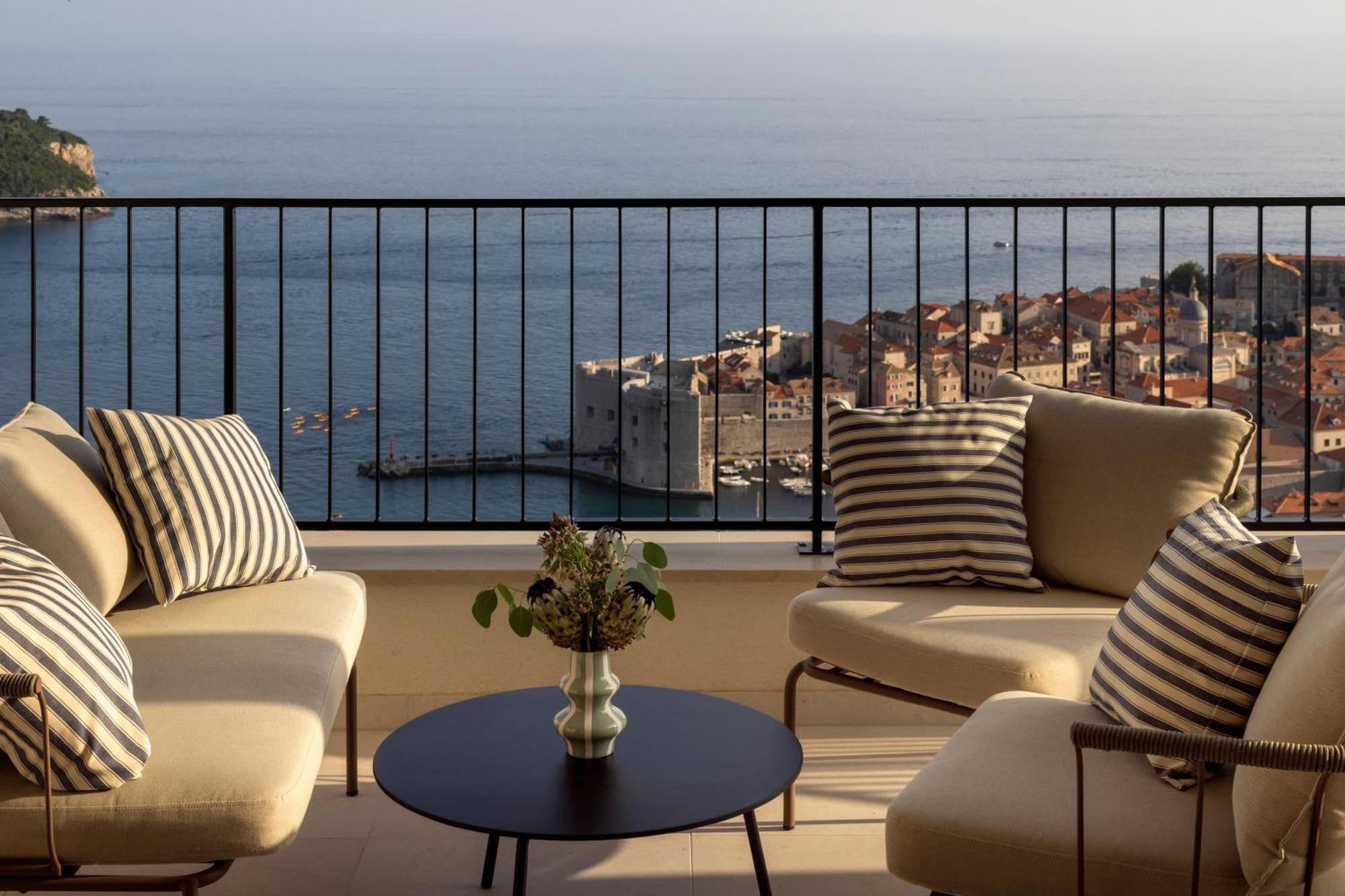 Astoria Villa