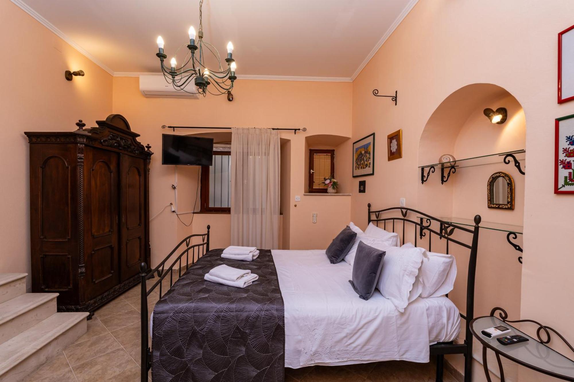 Antaeus Residence *