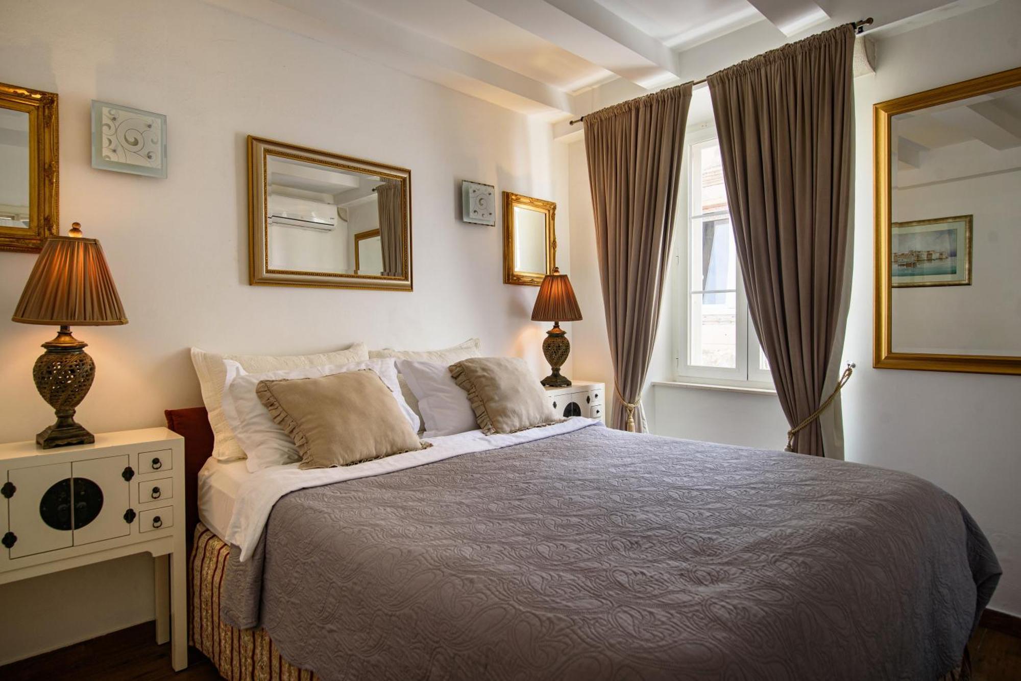 Tiffany's Town House *