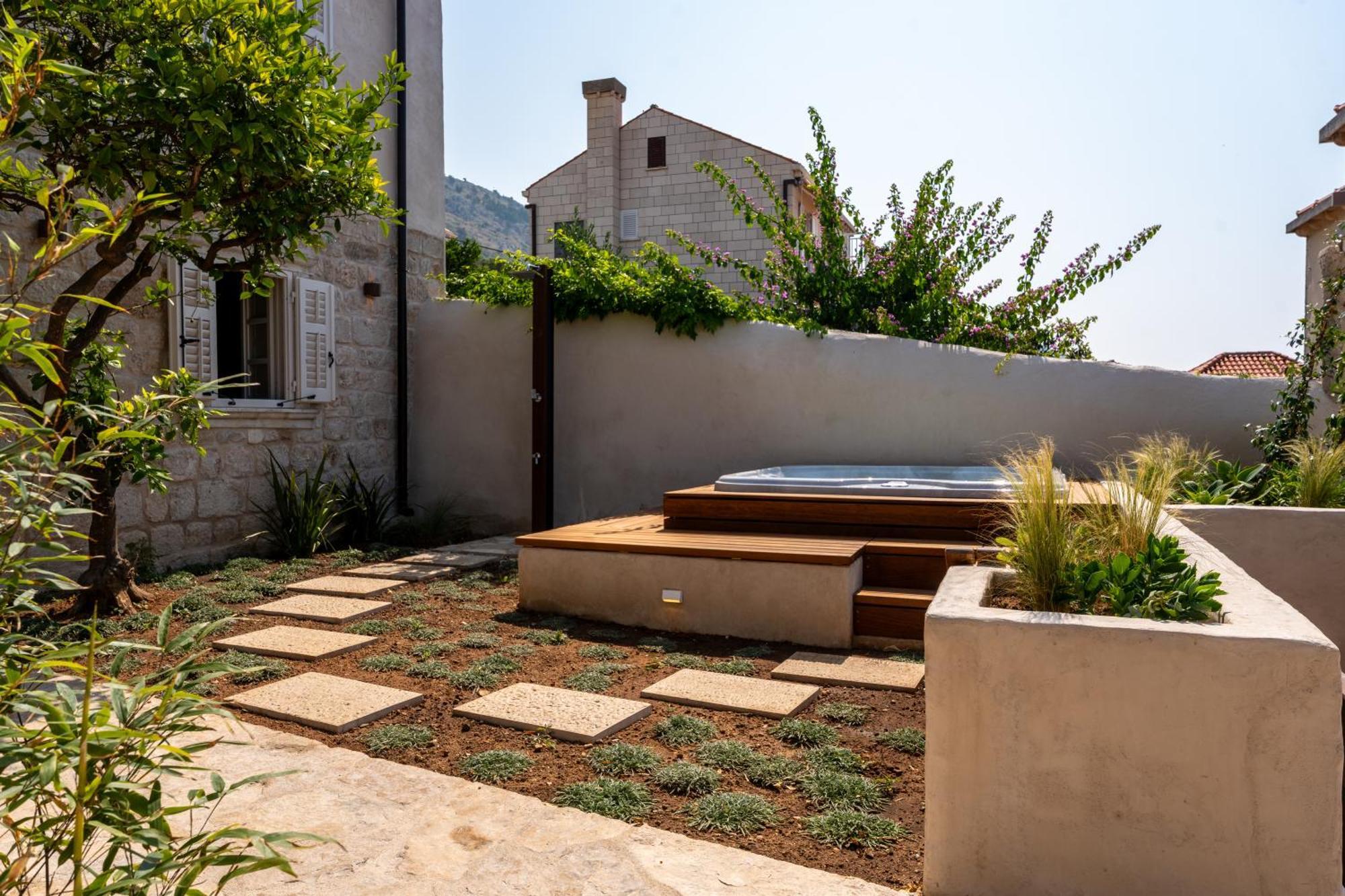 Maxima Comoda Luxury Villa *