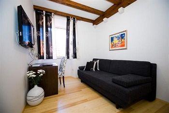 Flores - Hotel *