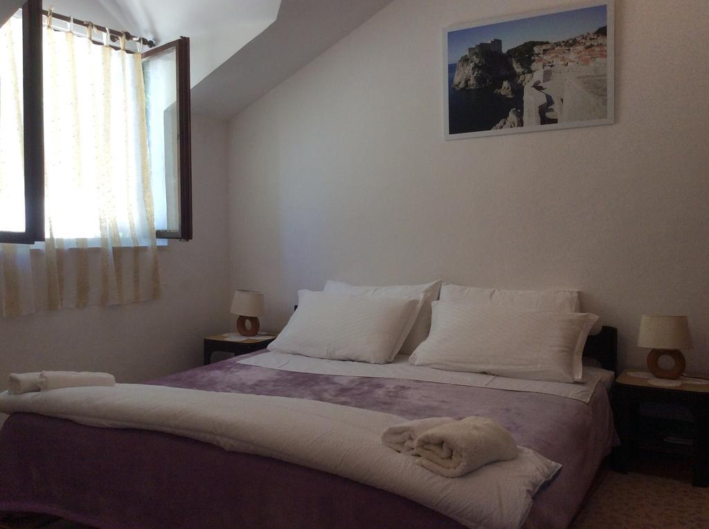 Taira Guest house