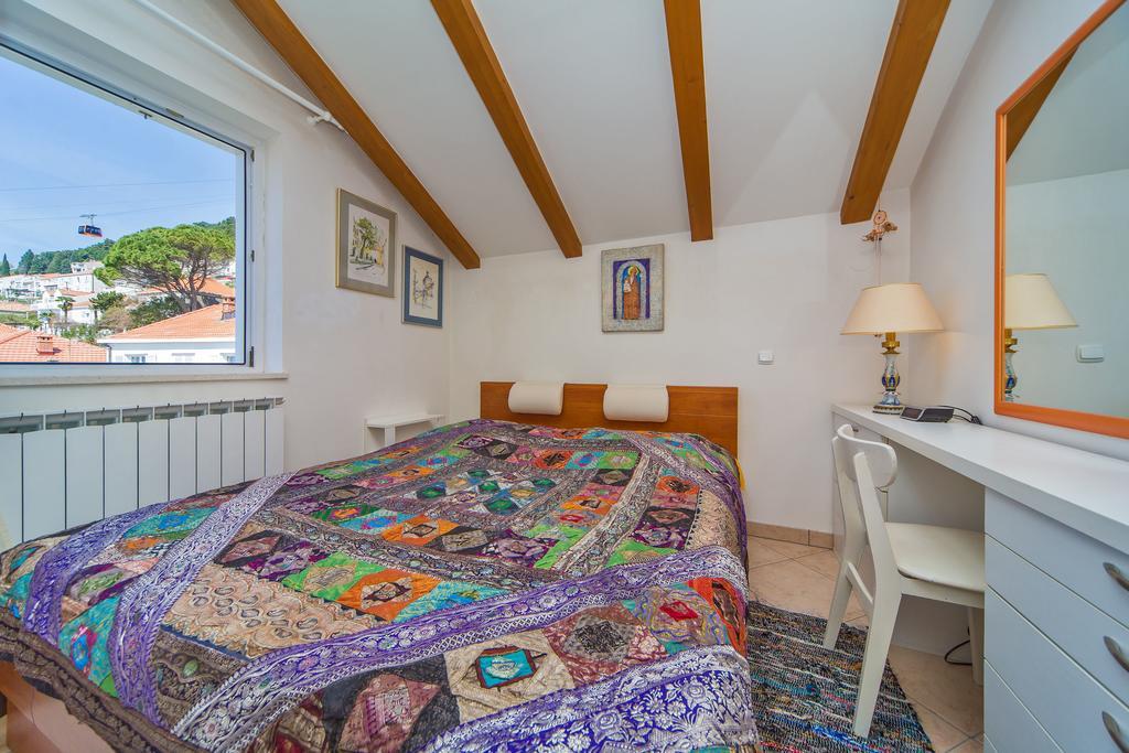 Apartment Varina *
