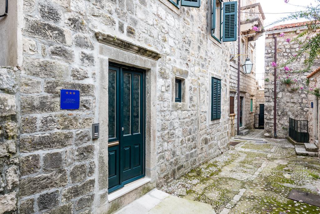 Stone House Domacin Old Town