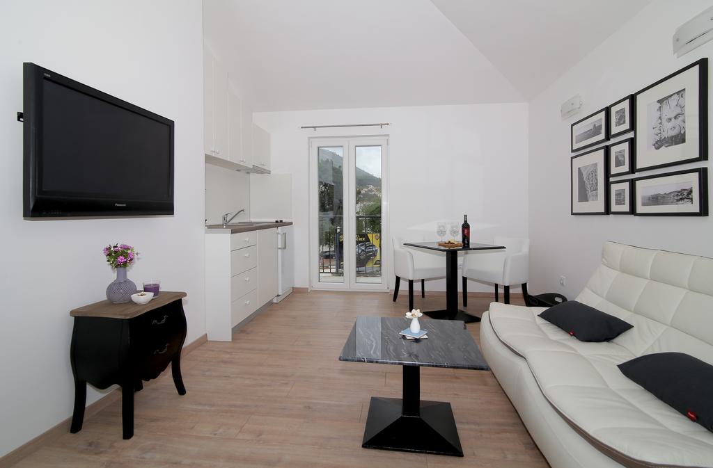 Apartment Corner