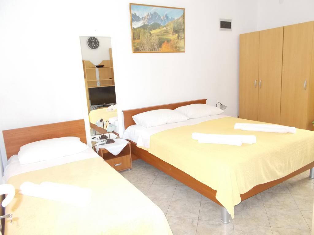 Guest house Ava And 3*