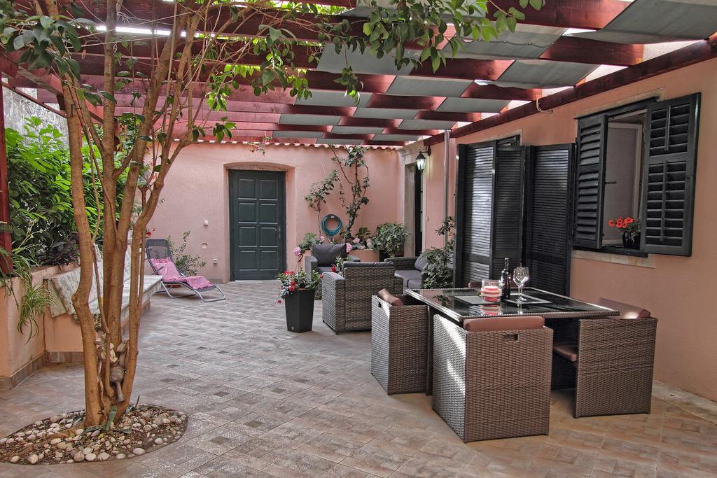 Apartment Banovac 1 *