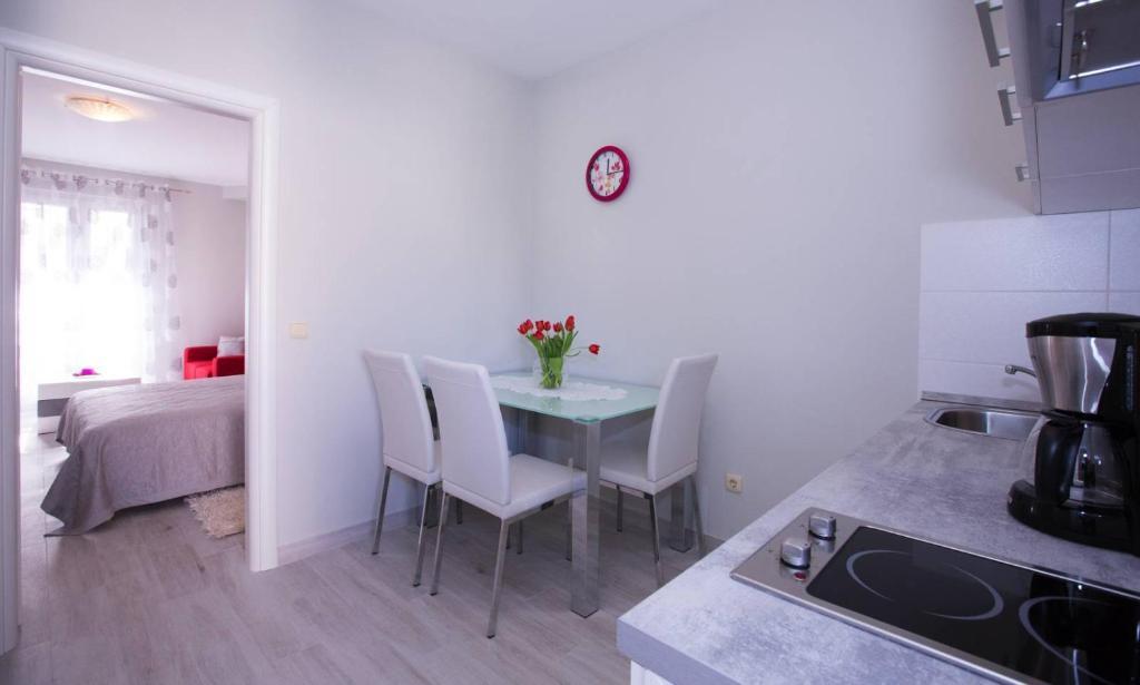 Daisy Apartment *