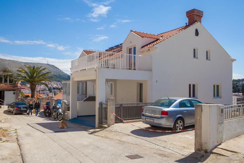 Guest house Cosmopolitan House 3*
