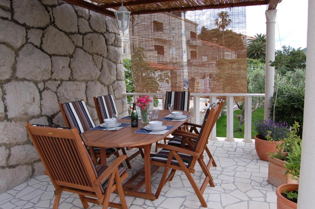 Busola Apartment
