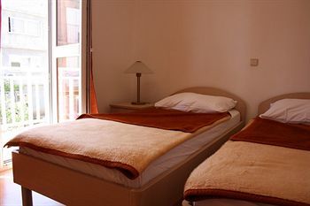 Burum Hotel *