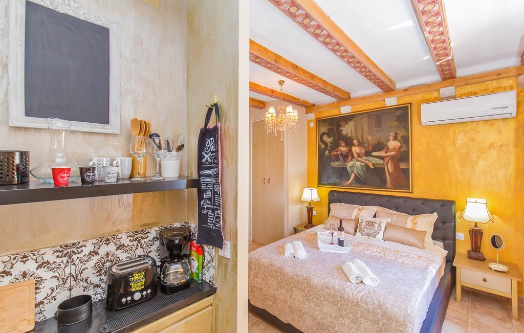 Guest house And Lanii